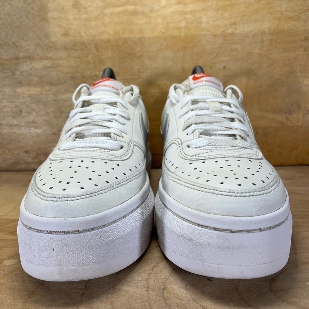 Nike Court Vision Alta Womens Size 9.5 Shoes Sneakers Cream Gray DV2176-001 - Picture 3 of 9
